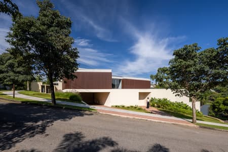 Axial House